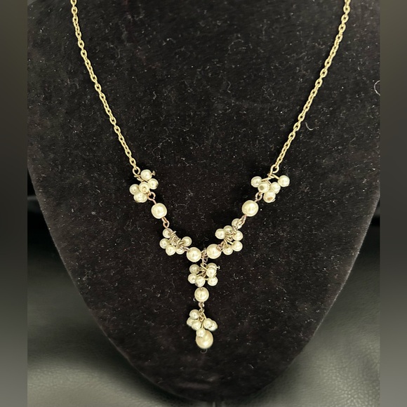 1928 gold drop statement necklace with simulated pearls - Picture 5 of 8